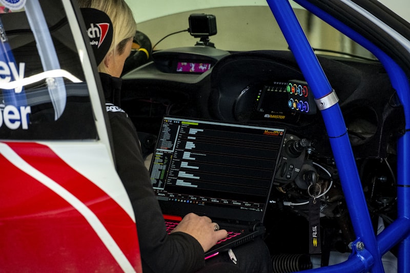 Diagnostic électrique sur poids lourd à l'atelier Baudry Technologies, Naucelle